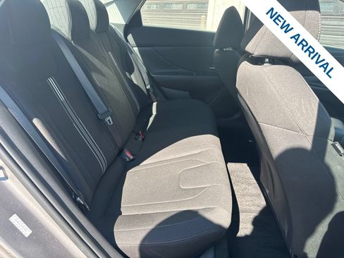 Used 2023 Hyundai Elantra SEL w/ Convenience Package FWD image 11
