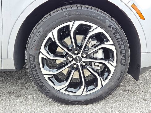 New 2026 Lincoln Nautilus Reserve image 7