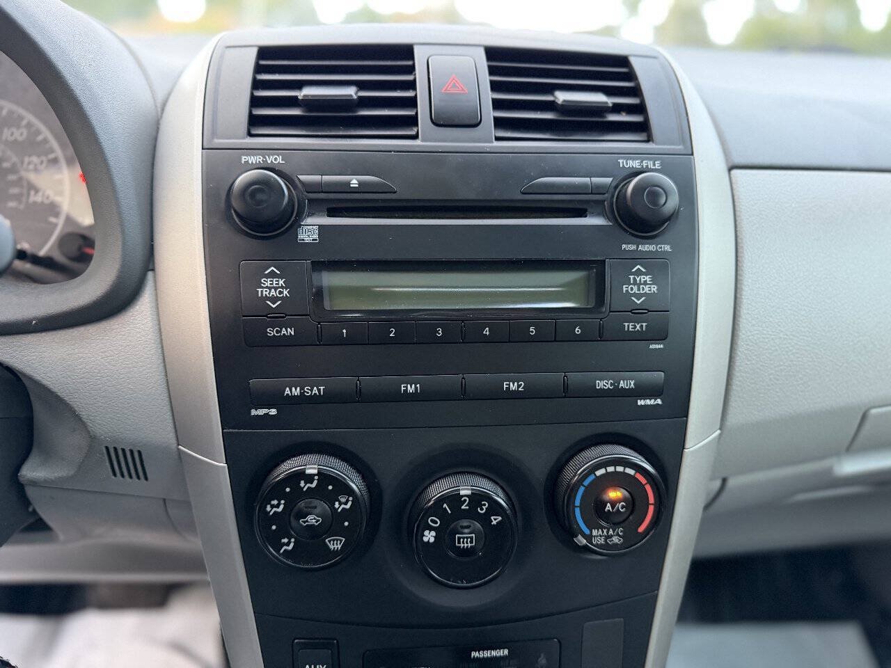Used 2009 Toyota Corolla LE FWD image 13