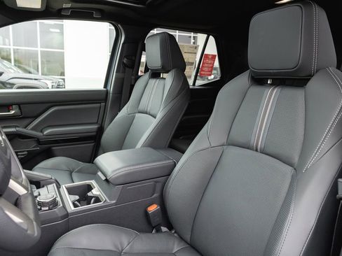 New 2026 Toyota 4Runner Limited AWD/4WD image 9