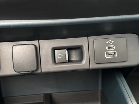 Used 2025 Ford Maverick Lobo AWD/4WD image 50