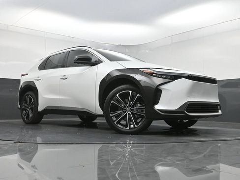 Used 2024 Toyota bZ4X AWD w/ Weather Package image 25