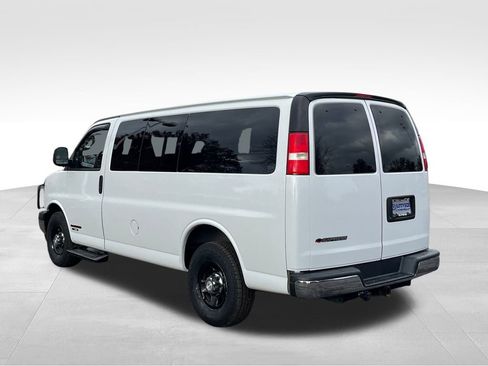 Used 2018 Chevrolet Express 2500 LT w/ LT Preferred Equipment Group image 6