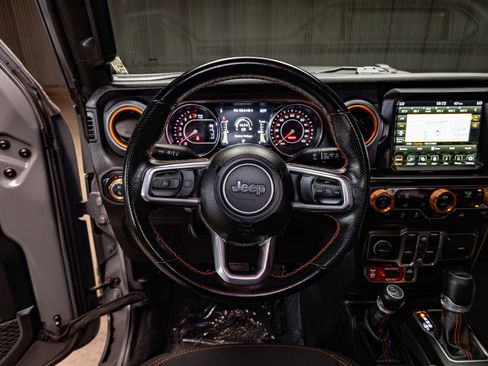 Used 2021 Jeep Gladiator Mojave AWD/4WD image 13