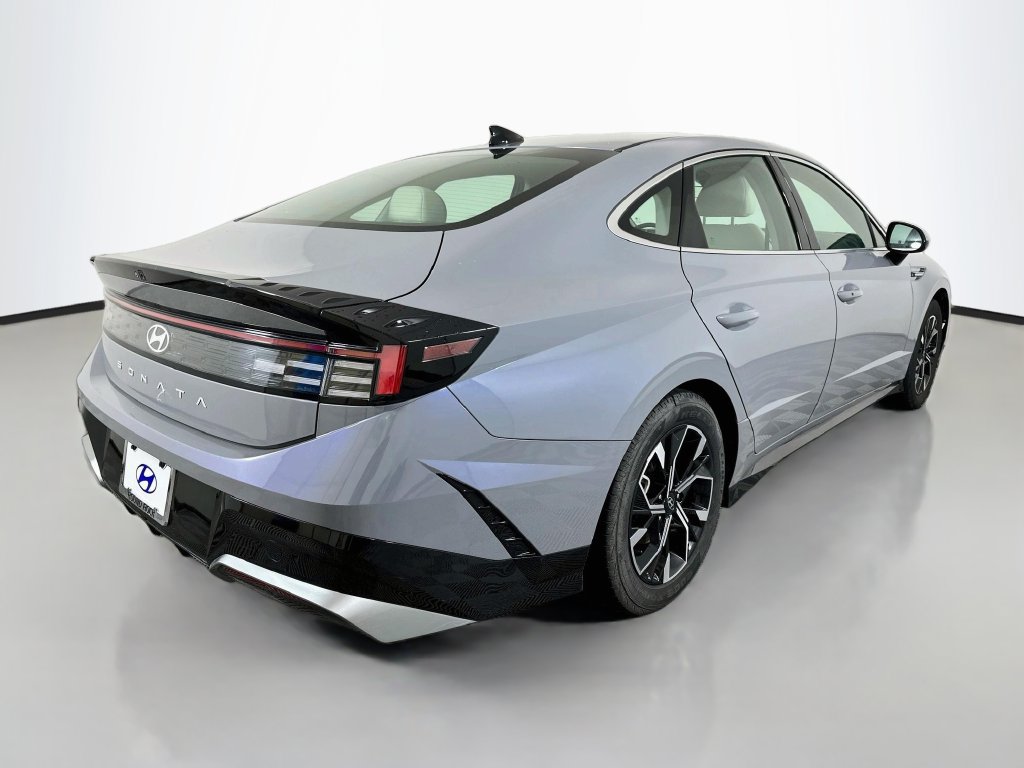 Used 2025 Hyundai Sonata SEL FWD image 5
