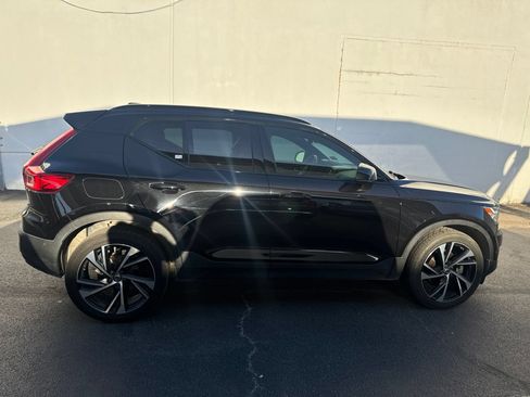 Used 2021 Volvo XC40 T5 R-Design w/ Advanced Package AWD/4WD image 4