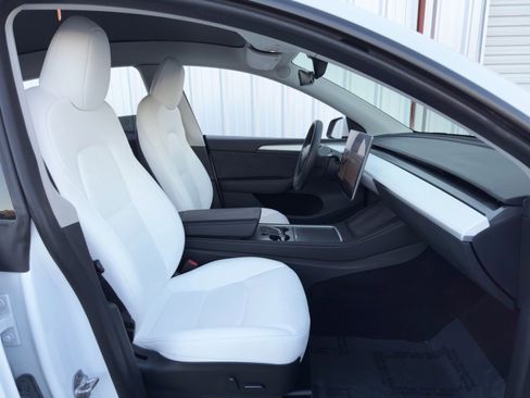 Used 2023 Tesla Model Y Performance image 16