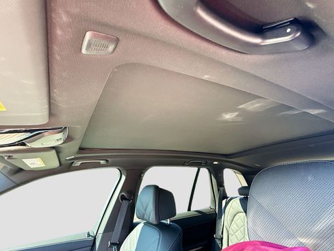 New 2025 BMW X5 xDrive50e w/ Climate Comfort Package image 23