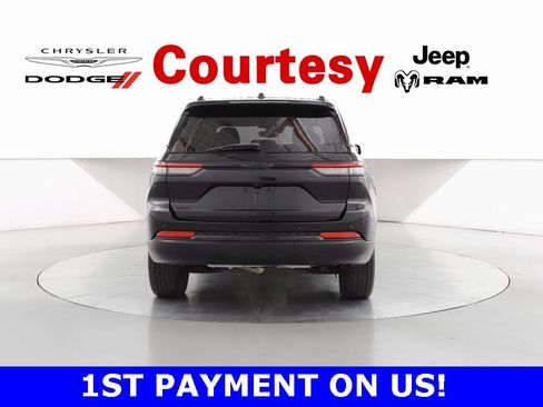 Certified 2023 Jeep Grand Cherokee Altitude image 6