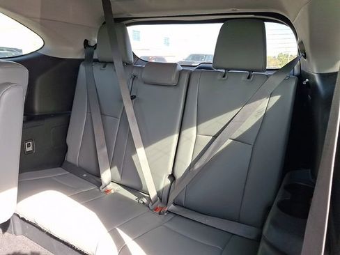 Used 2021 Toyota Highlander XLE image 11