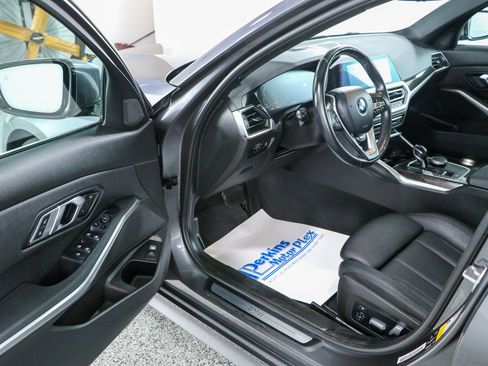 Used 2021 BMW 330i xDrive Sedan w/ Convenience Package AWD/4WD image 3