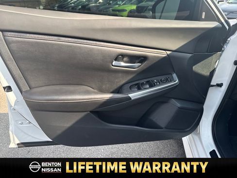 Used 2023 Nissan Sentra SR w/ Trunk Package image 11