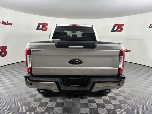 Used 2019 Ford F250 XLT w/ XLT Premium Package image 5