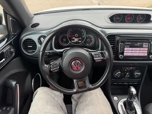 Used 2013 Volkswagen Beetle 2.0T FWD image 18