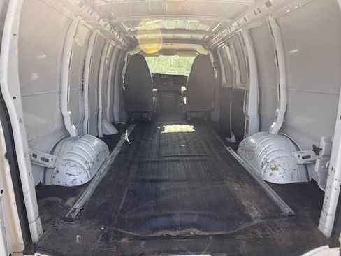 Used 2013 Chevrolet Express 3500 image 10