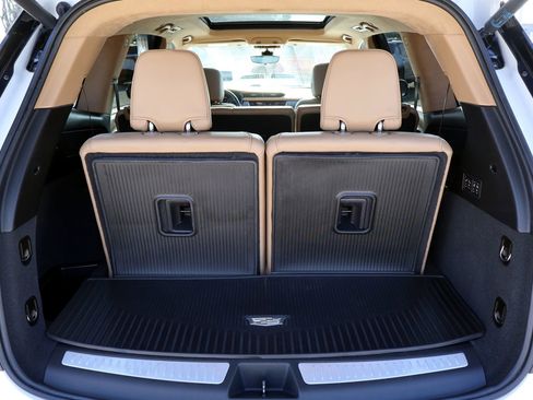 Used 2022 Cadillac XT6 Premium Luxury w/ Platinum Package image 12