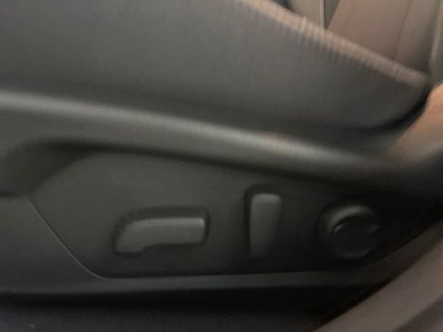 Used 2025 Subaru Crosstrek 2.0i Premium image 21