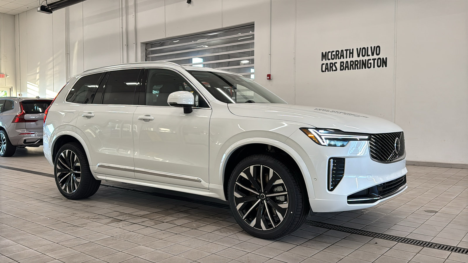 New 2026 Volvo XC90 T8 Plus w/ Protection Package Premier AWD/4WD image 3