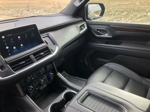 Used 2022 Chevrolet Suburban Z71 w/ Z71 Off-Road Package image 14