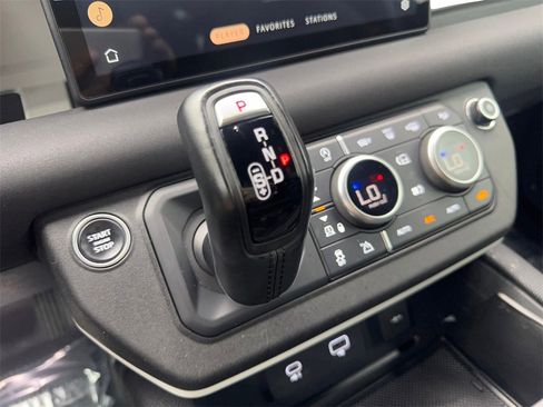 Used 2022 Land Rover Defender 110 X-Dynamic SE image 64