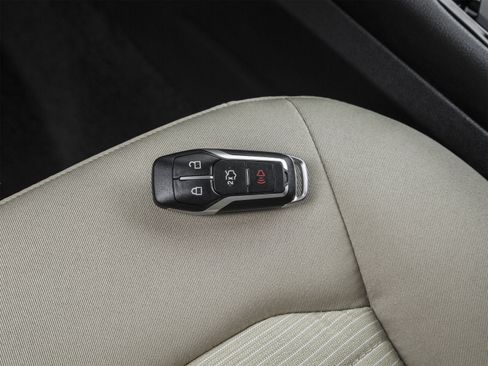 Used 2015 Ford Edge SEL w/ Equipment Group 201A FWD image 38