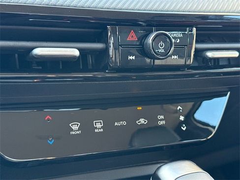 New 2026 Nissan Kicks SR image 25