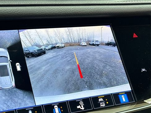 Used 2021 Cadillac XT6 Premium Luxury image 29