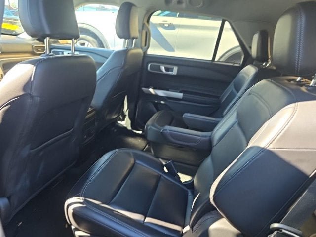 Used 2023 Ford Explorer XLT w/ Equipment Group 202A AWD/4WD image 7