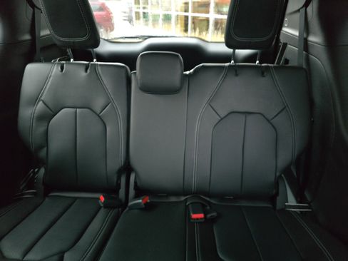 New 2026 Chrysler Pacifica Select w/ S Appearance Package image 21