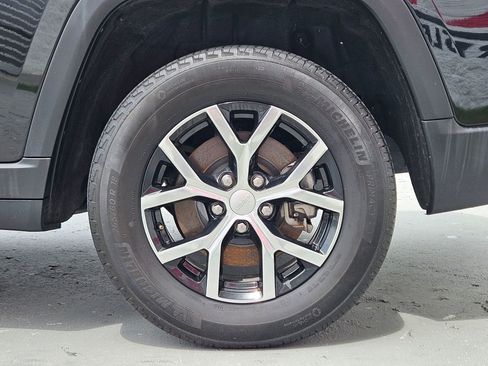 Used 2024 Jeep Grand Cherokee L Limited w/ Luxury Tech Group II AWD/4WD image 27
