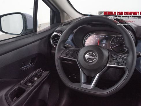 Used 2025 Nissan Versa SV FWD image 21