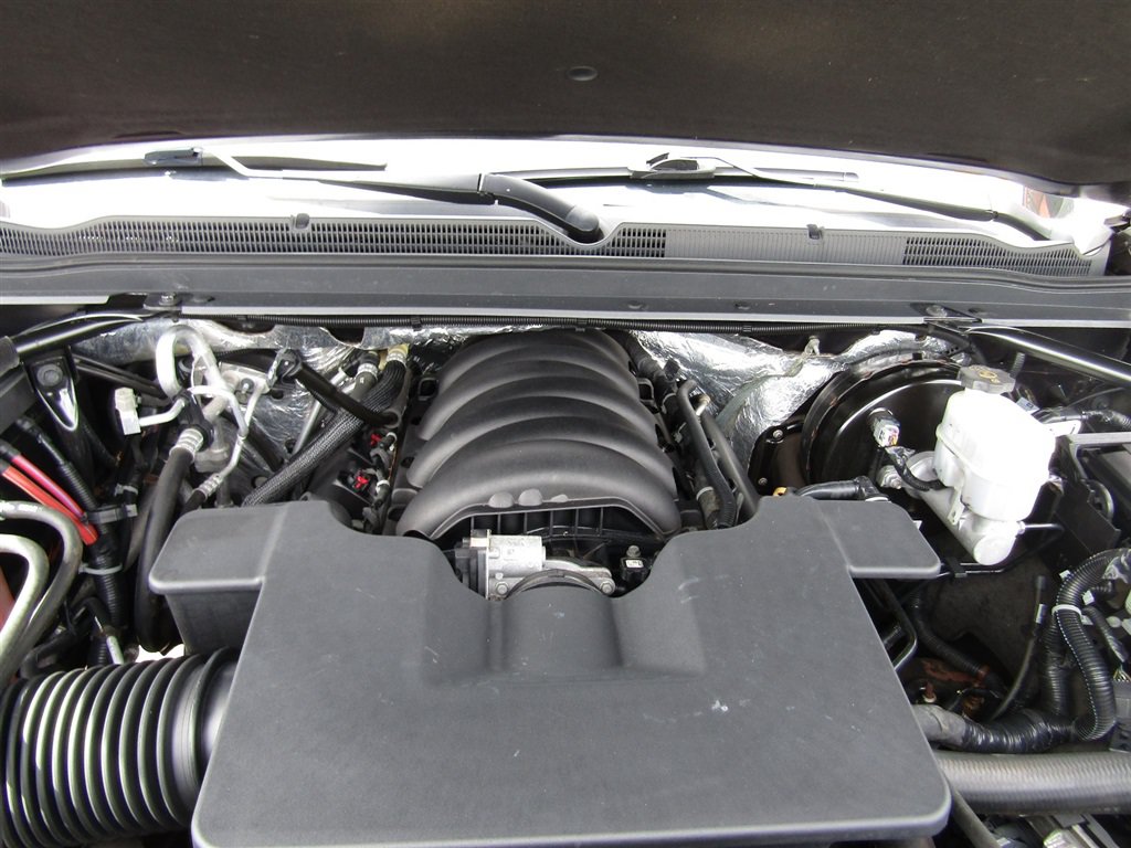 Used 2018 Chevrolet Suburban LT AWD/4WD image 38