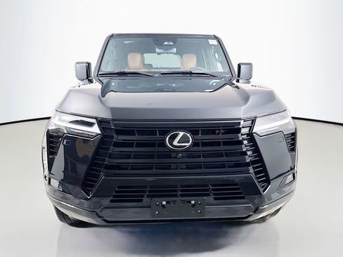 Used 2025 Lexus GX 550 w/ Cold Area Package AWD/4WD image 2