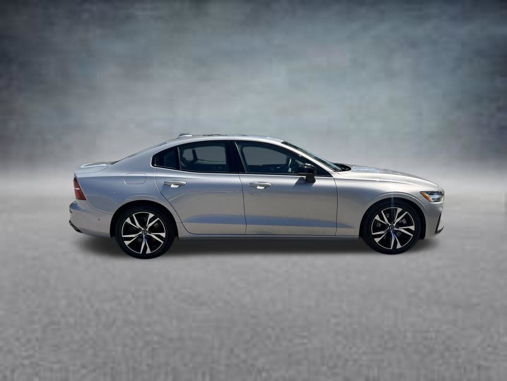 Used 2024 Volvo S60 B5 Plus AWD/4WD image 4