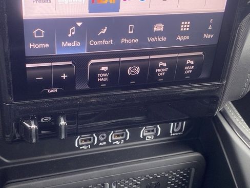 New 2026 RAM 2500 Limited image 24