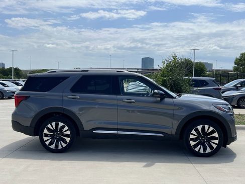 Used 2025 Ford Explorer Platinum w/ LUX Leather Package AWD/4WD image 3