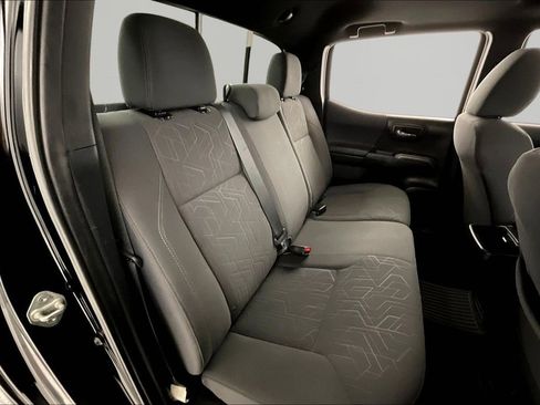 Used 2017 Toyota Tacoma TRD Off-Road w/ Premium & Technology Package image 21