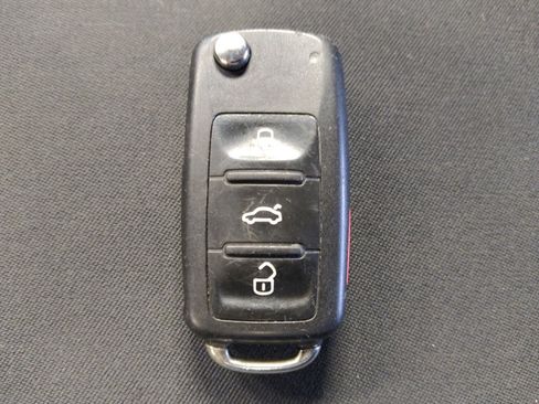 Used 2015 Volkswagen Tiguan SE AWD/4WD image 32