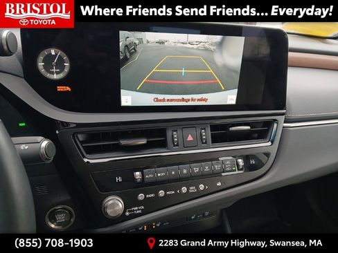 Used 2025 Lexus ES 350 w/ Premium Package image 25