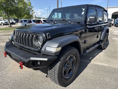 Used 2024 Jeep Wrangler Unlimited Sport AWD/4WD image 3