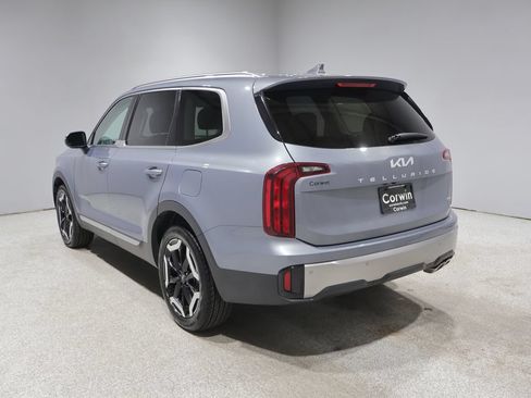 Used 2025 Kia Telluride S AWD/4WD image 5