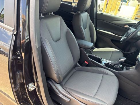 Used 2025 Buick Encore GX Preferred FWD image 35