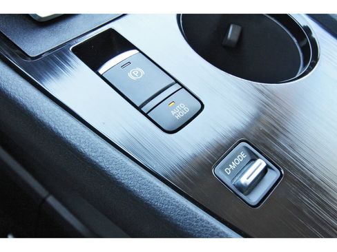 Certified 2025 Nissan Rogue SV image 27