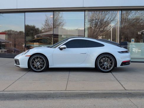 Used 2020 Porsche 911 Carrera image 2