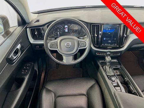 Used 2018 Volvo XC60 T5 Momentum w/ Convenience Package image 23