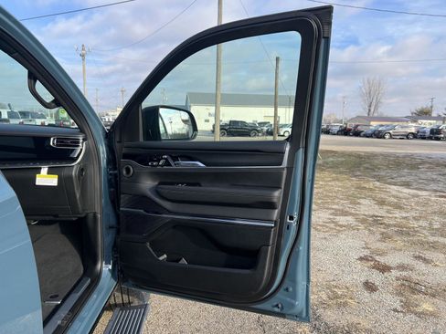 New 2026 Jeep Grand Wagoneer Summit image 42