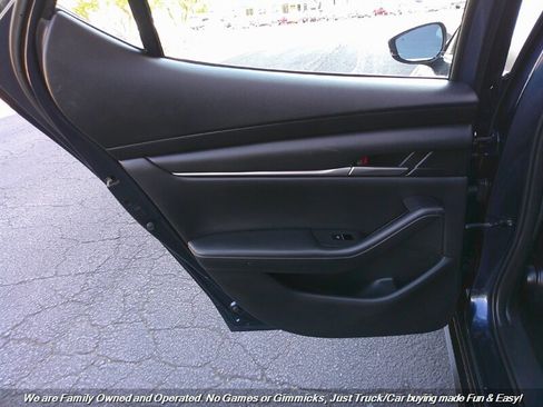 Used 2021 MAZDA MAZDA3 s image 18