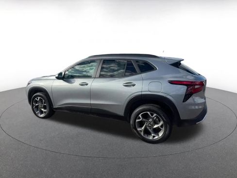 Used 2025 Chevrolet Trax LT image 10