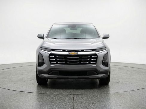 Used 2025 Chevrolet Equinox LT image 2