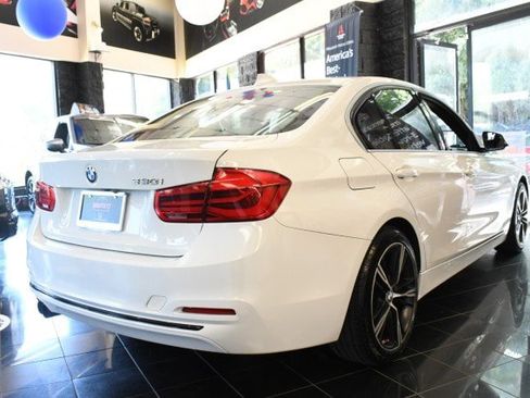 Used 2018 BMW 330i Sedan RWD image 9